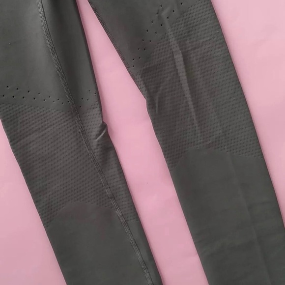 LULULEMON IN FOCUS RUN TIGHT - Picture 5 of 6